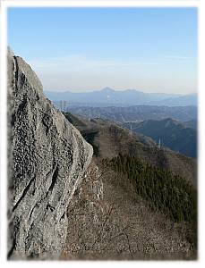 毘沙門山から望んだ武甲山