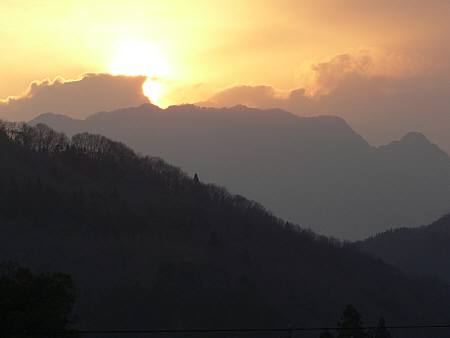 両神山の夕照